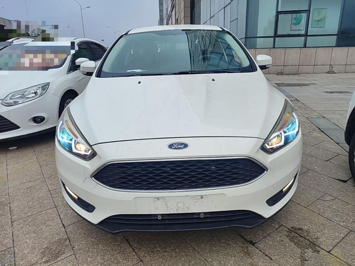 Focus 2017 Hatchback 1.6L AT Comfort photo 2