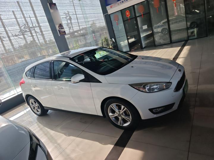 Focus 2015 Hatchback 1.6L AT Comfort photo 3
