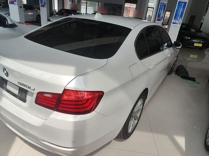 5 Series 2014 520Li photo 4