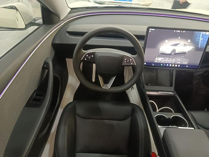 Model 3 2023 RWD photo 6
