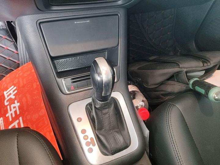 Tiguan 2015 1.8TSI AT RWD photo 5