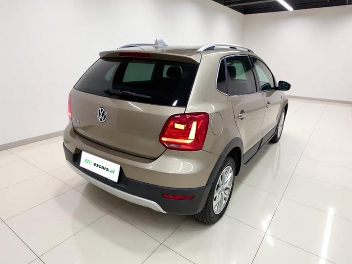 2016 1.4L Cross Polo AT photo 6