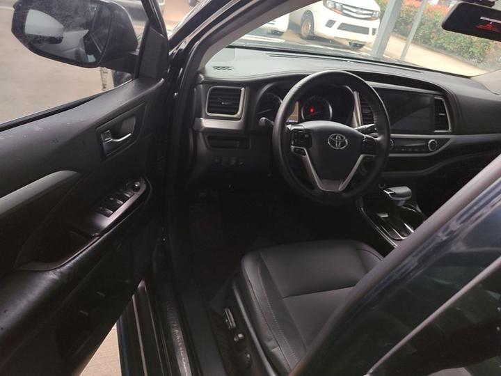 Highlander 2017 2.0T AWD Luxury 7-Seater photo 3