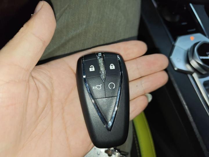 UNI-V 2022 2.0T photo 8