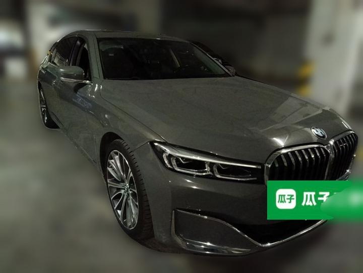 7 Series 2019 740Li Leading Luxury photo 3