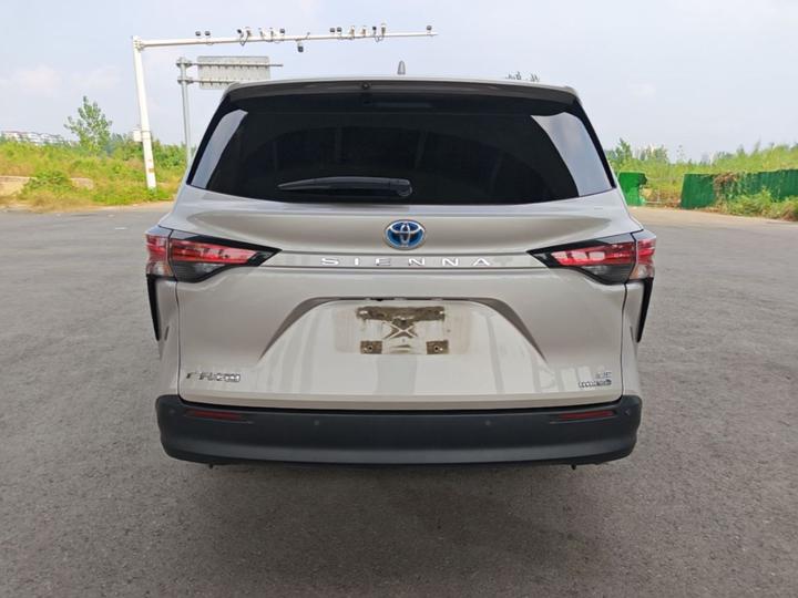 Sienna 2023 2.5L Hybrid Comfort photo 3