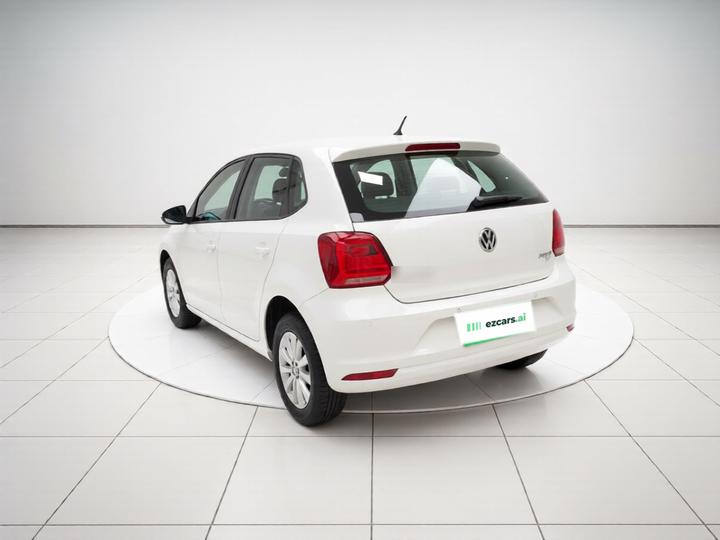 Polo 2016 1.6L AT Comfort photo 4
