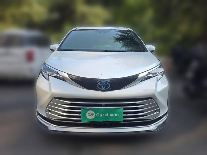 Sienna 2021 2.5L Hybrid Platinum photo 2