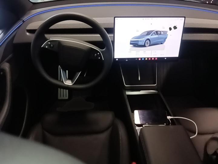Model Y L 2025 Long Range AWD photo 5