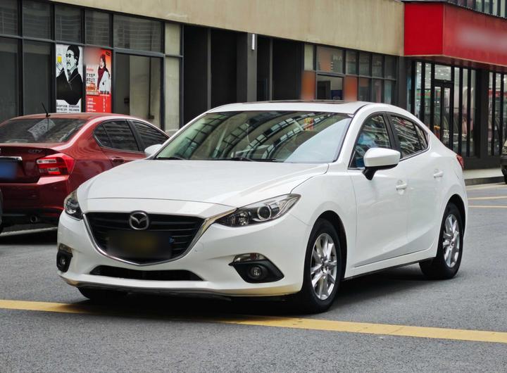 3 Axela 2016 Sedan 1.5L AT Luxury