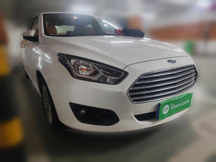 Escort 2017 1.5L MT Comfort photo 3