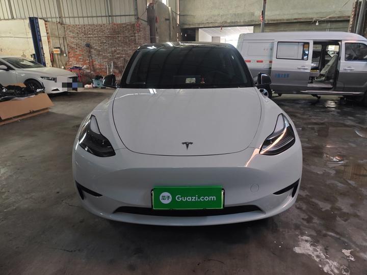 Model Y 2024 RWD photo 2