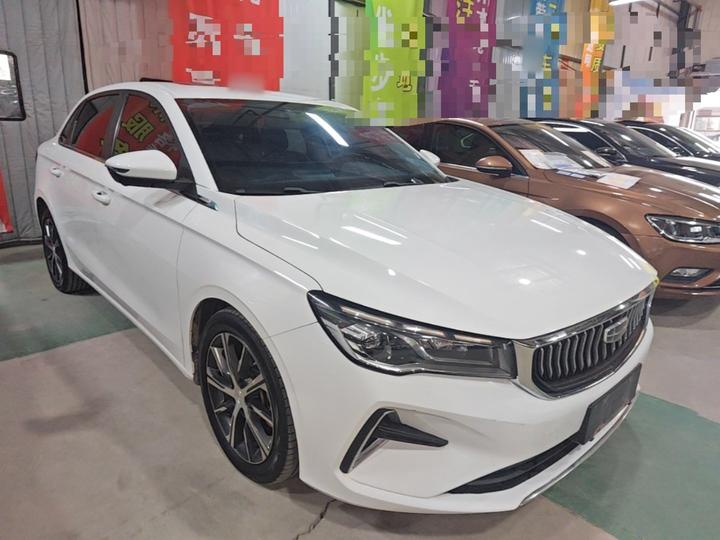 Emgrand 2023 4 Champion 1.5L CVT Premium photo 3