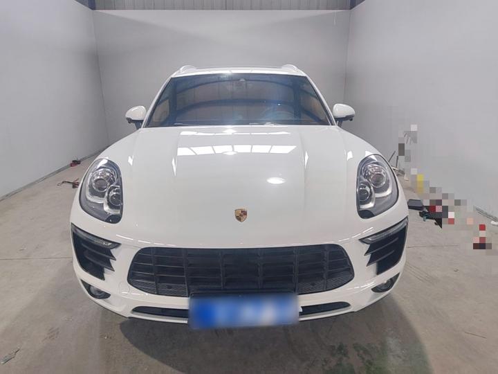 2017 Macan 2.0T photo 2