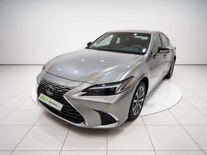 ES 2025 200 Exclusive