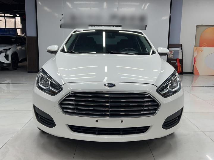 Escort 2019 Facelift 1.5L AT China VI photo 2