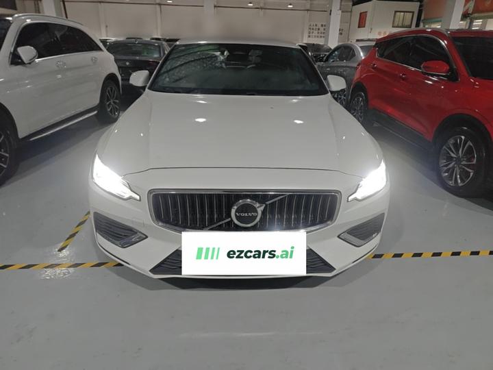 S60 EV 2024 T8 AWD Long Range Luxury photo 2