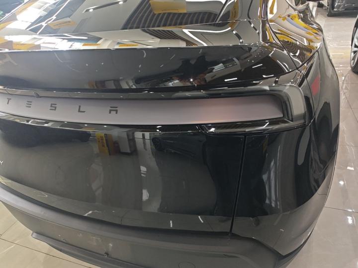 Model Y 2026 RWD photo 7