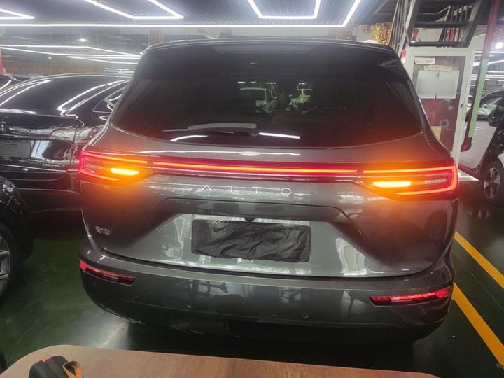 HIMA AITO M7 2022 1.5T AWD Luxury photo 3