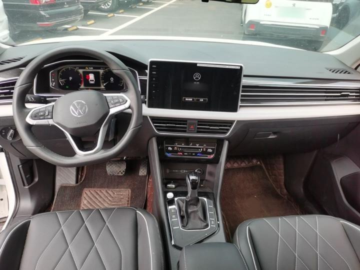 Tiguan L 2024 300TSI AT RWD photo 5