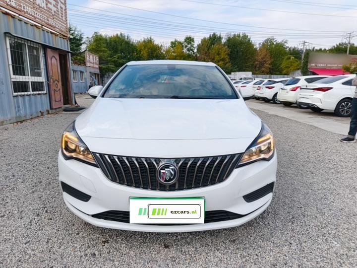 Verano 2016 Hatchback 15S AT Leading photo 2