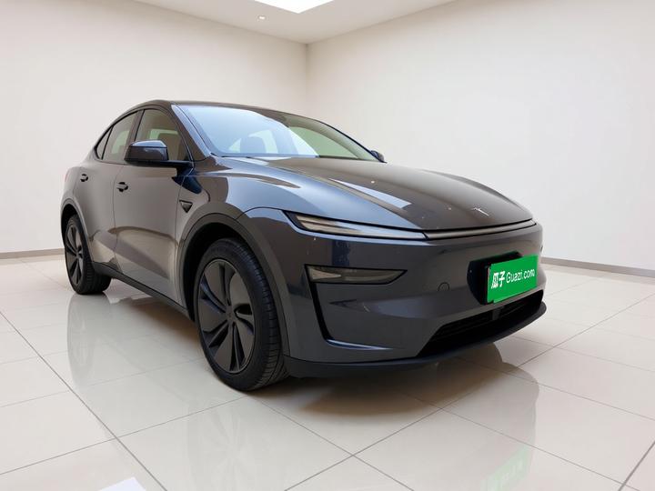 Model Y 2025 RWD photo 3