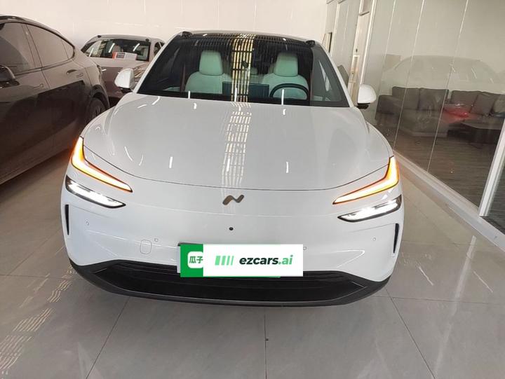 L60 2024 60kWh RWD photo 2