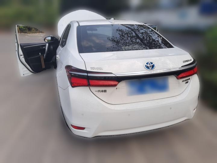 Corolla 2017 Facelift Hybrid 1.8L E-CVT Elite photo 4