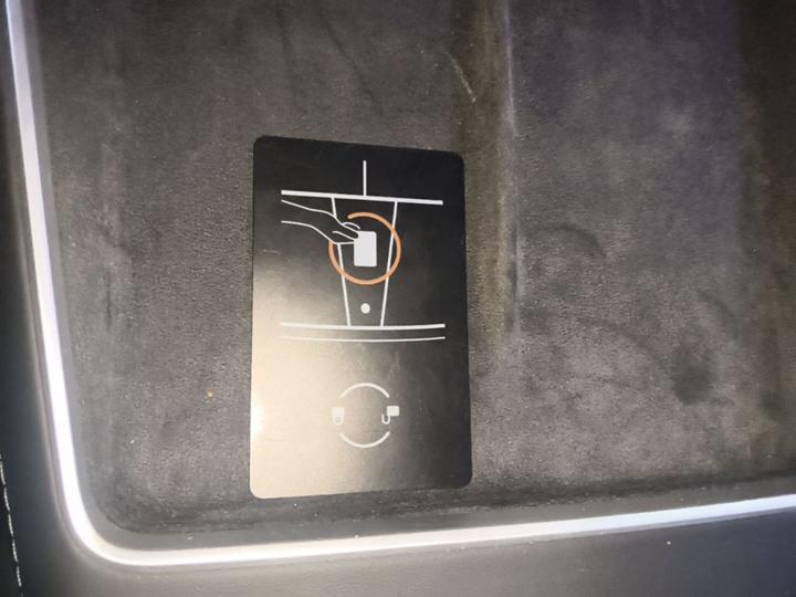 Model Y 2025 RWD photo 8