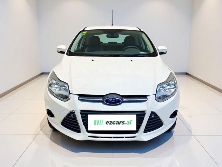 Focus 2015 Hatchback 1.6L AT Comfort photo 2