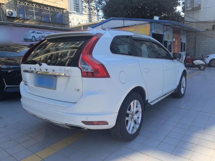 XC60 2017 T5 photo 4