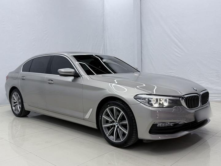 5 Series 2018 528Li Special photo 3
