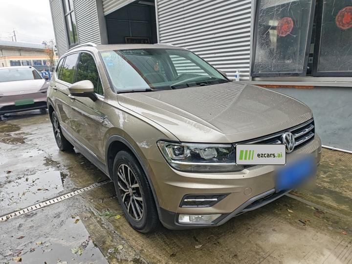 Tiguan L 2017 330TSI AT RWD Comfort photo 3
