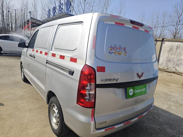 Wuling Hongguang V 2022 1.5L LAR photo 4