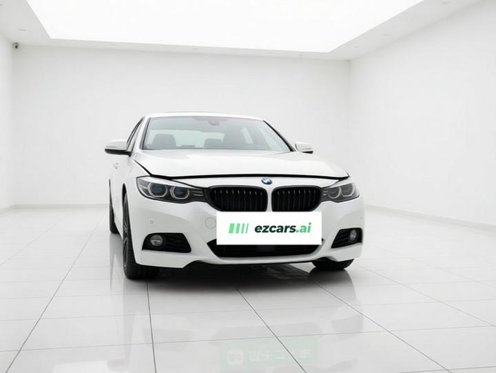 3 SeriesGT 2019 330i xDrive M Sport photo 3
