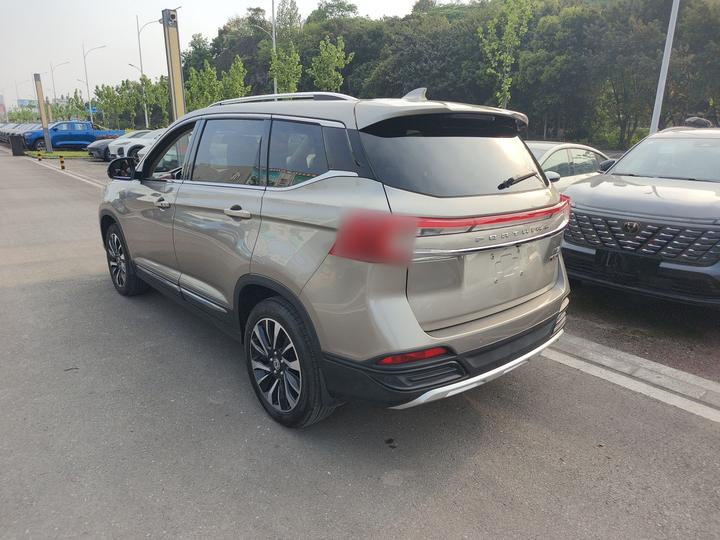Forthing T5 2018 300T DCT Smart photo 4