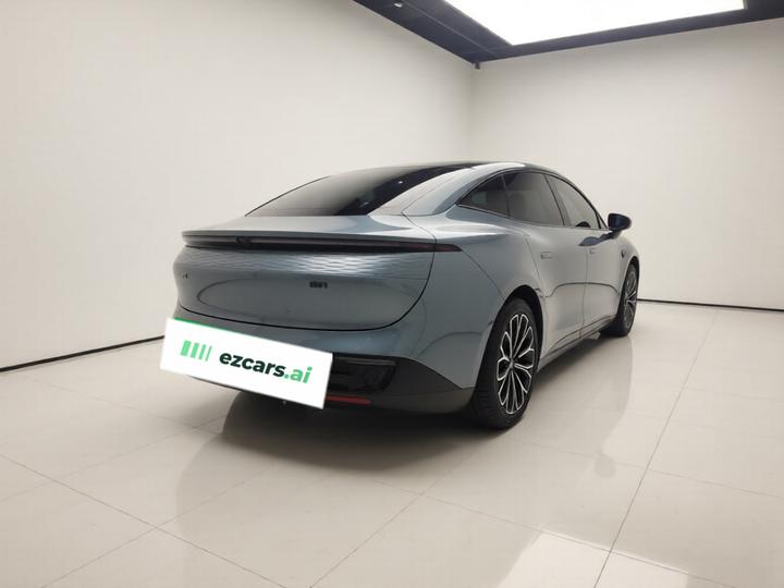 007 2024 RWD 75kWh photo 6