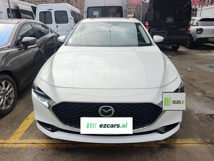3 Axela 2023 2.0L AT photo 2