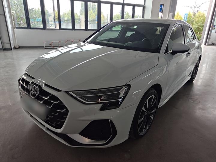 A3 2026 Sportback 35TFSI Flying Spur