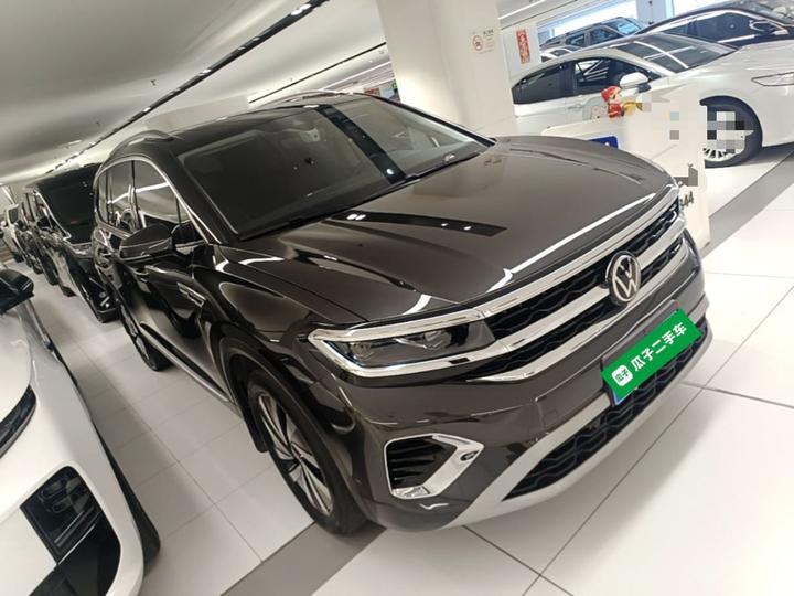 2021 380TSI AWD Luxury Pro photo 3
