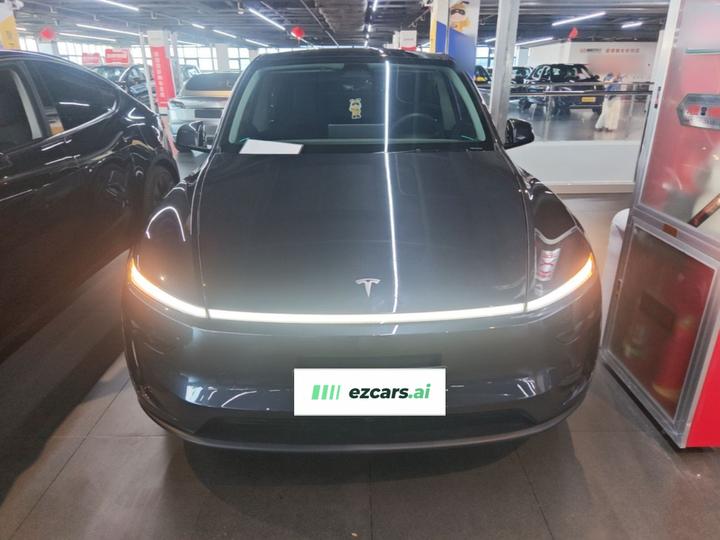 Model Y 2025 RWD photo 2