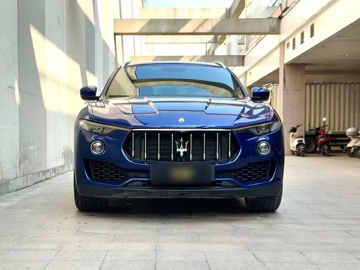 Levante 2016 3.0T Standard photo 2