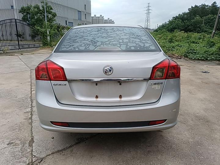 Excelle 2015 1.5L AT Classic photo 3