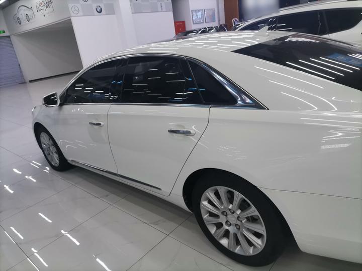 XTS 2016 28T Tech photo 3
