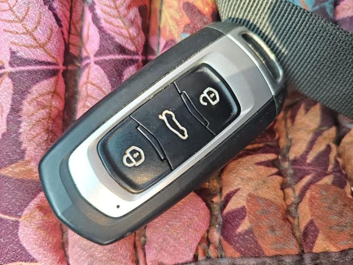 Vision X3 2017 1.5L AT Premium photo 8