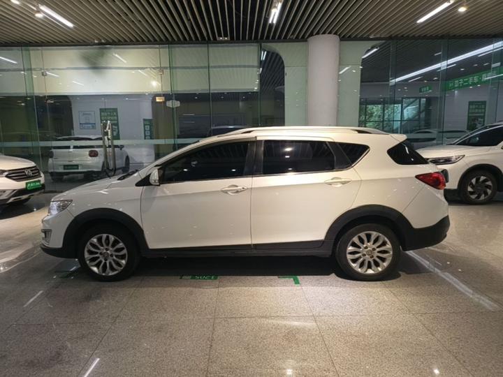 AX3 2016 1.5L AT photo 4