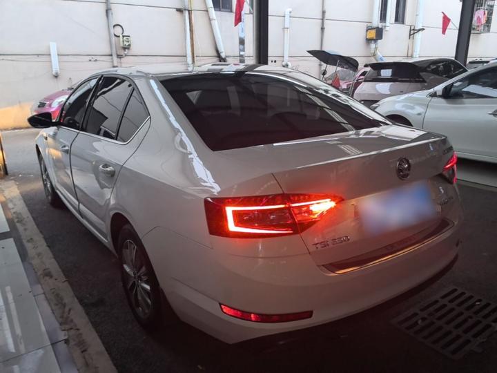 Octavia 2019 TSI230 DSG Comfort photo 4