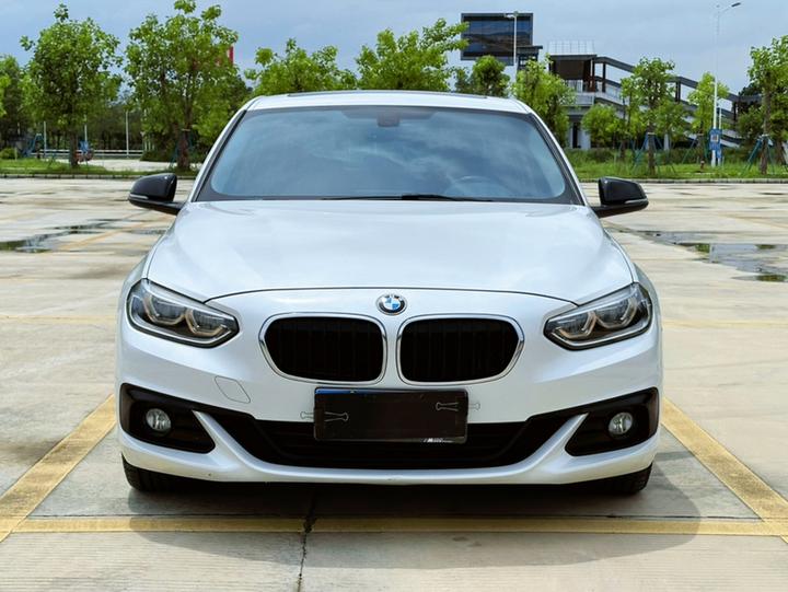 1 Series 2018 Facelift 120i Design Package photo 2
