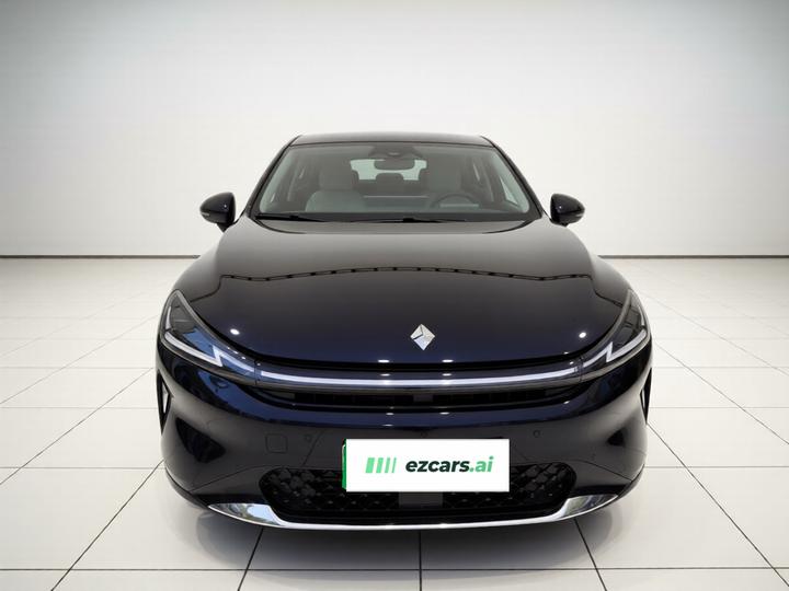 2025 140km Luxury photo 2