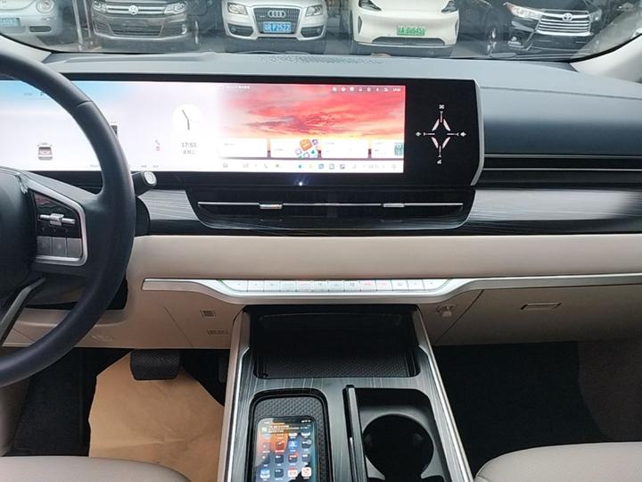 2023 AWD Flagship photo 8
